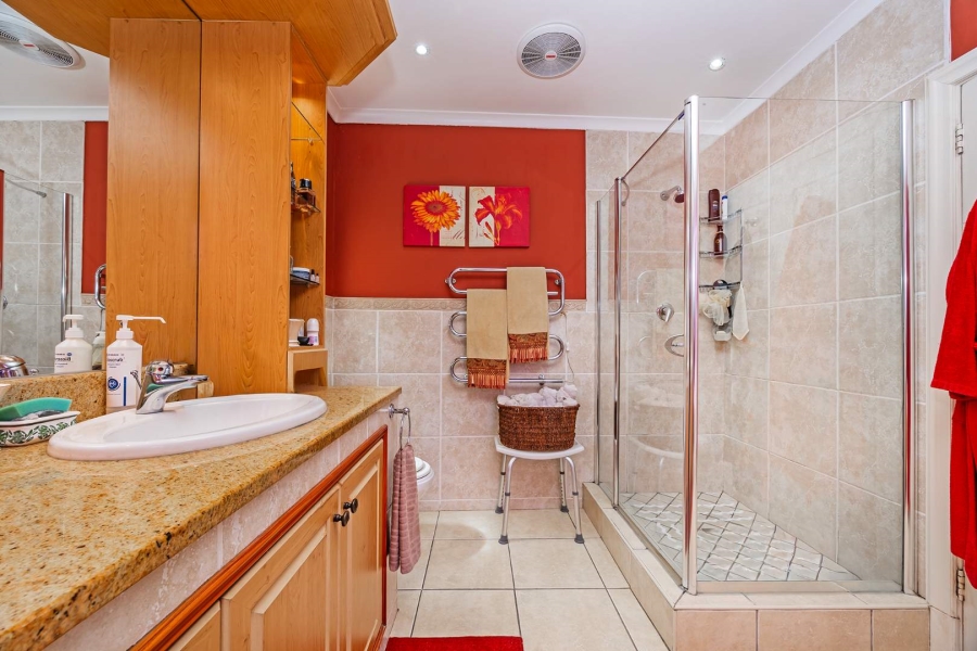 4 Bedroom Property for Sale in Plattekloof Western Cape